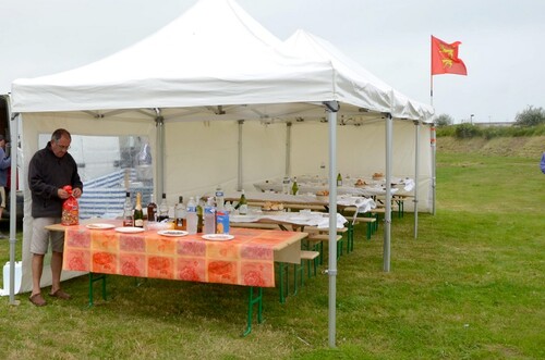 15 Juillet - Reportage - La pause déjeuner de Quberville en compagie des randonneurs!