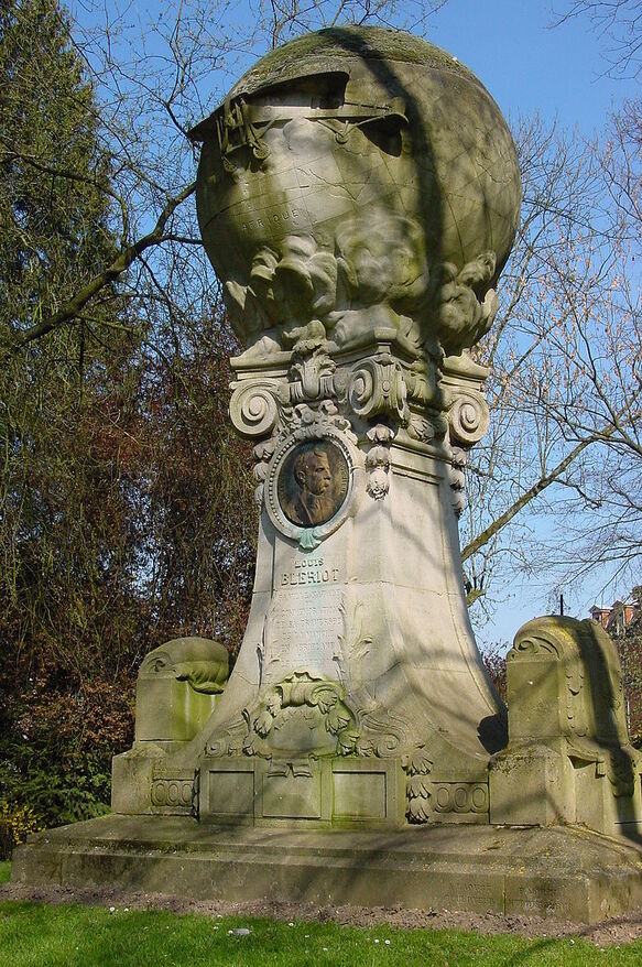 Monument à Louis Blériot à Cambrai.