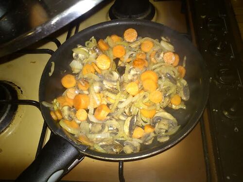 Crêpes fourrées petits légumes/curry et chèvre frais pour un plat rapide, simple et efficace