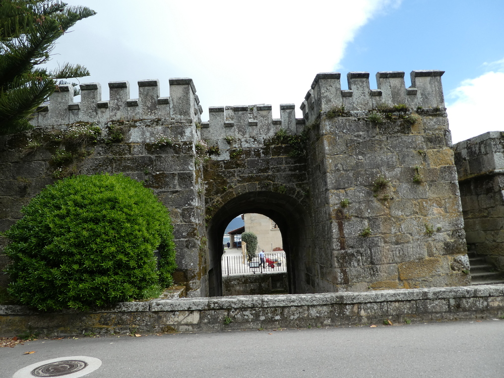  espagne - BAIONA - Château de Monterreal