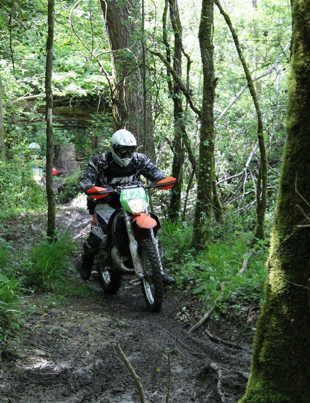 Blog de sylviebernard-art-bouteville : sylviebernard-art-bouteville, Enduro des Coteaux Charentais . Châteauneuf-sur-Charente 4.05.2014