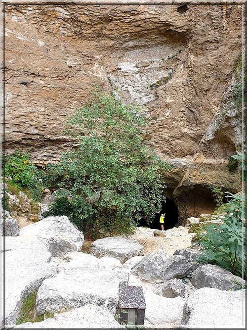 1026 - Fontaine de Vaucluse (84)