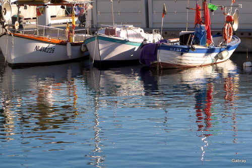 Cannes : reflets au port ... n 1