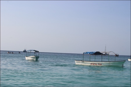 Coucher de soleil, en bateau Swahili , sur l'île de Zanzibar. 2023.