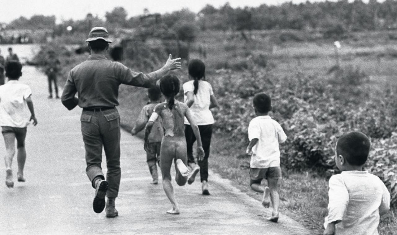 Guerre du Viêt Nam : la vie d'après de la «petite fille au napalm» - Le  Parisien