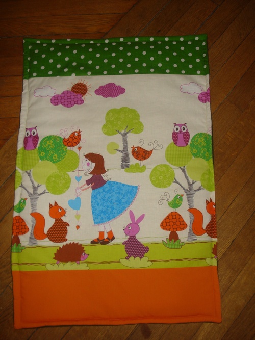 Une couverture douillette pour petits petons ...