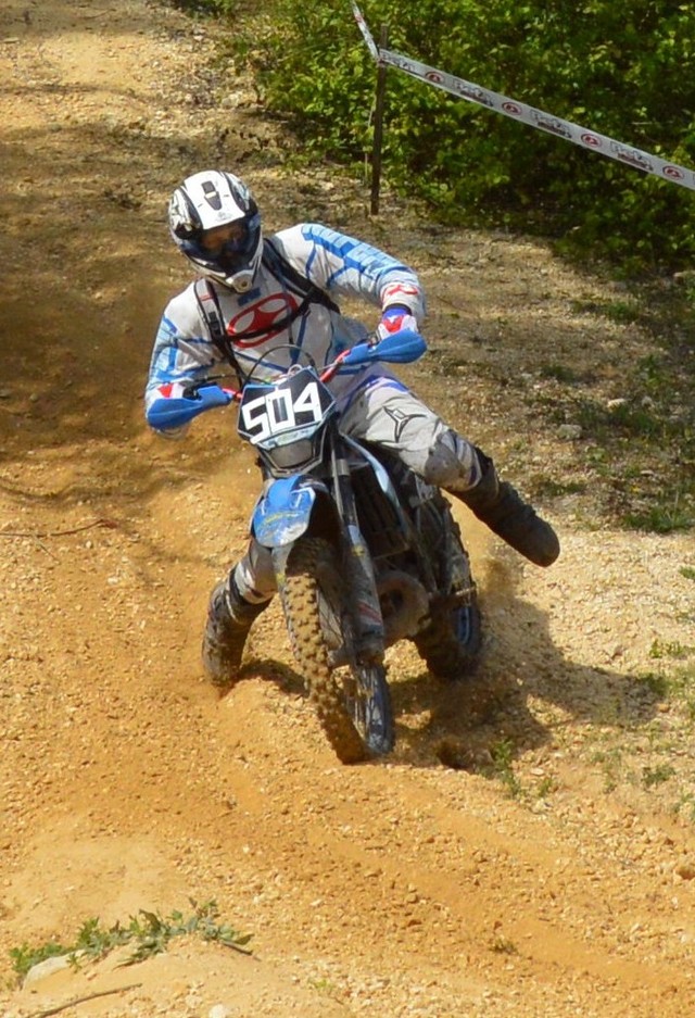 Blog de sylviebernard-art-bouteville : sylviebernard-art-bouteville, 29ème Enduro des Coteaux Charentais . Châteauneuf-sur-Charente 4.05.2014 (N°8)