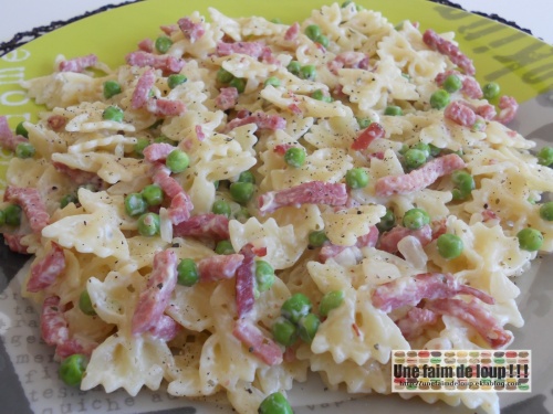 Farfalles bacon / petits pois sauce fromage ail et fines herbes