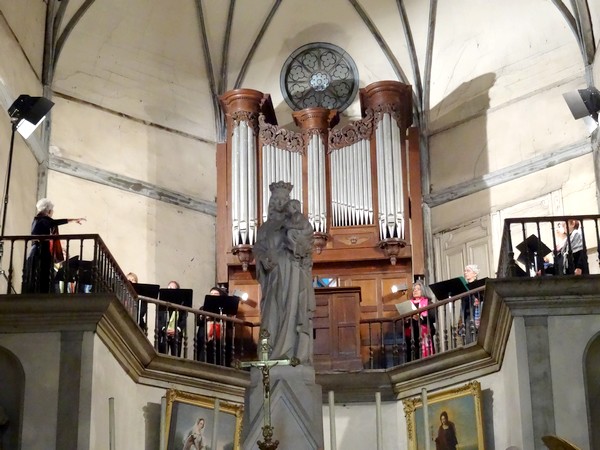 Un beau concert "orgue et chant" a eu lieu à l'église Saint-Pierre (ex Notre-Dame)