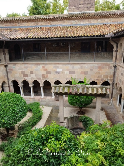 Fréjus, le cloître de la cathédrale saint Léonce