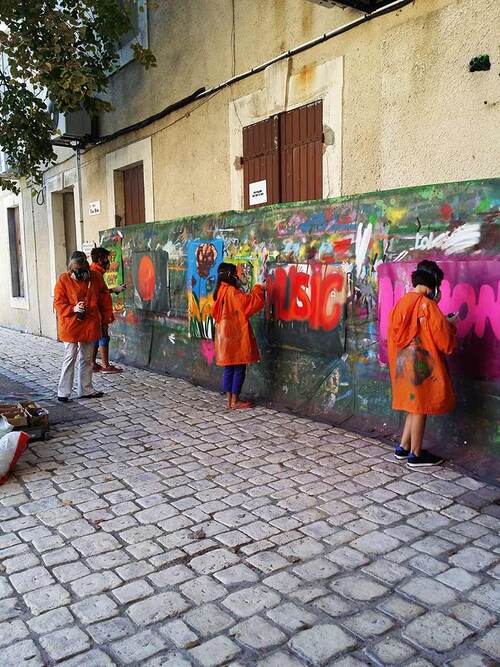 Atelier graff initiation à la bombe pour 10 petits groupe de 4, lors du festival "l'art d'ici, l'art d'en faire" Fleury d'Aude (11) 09/2015 