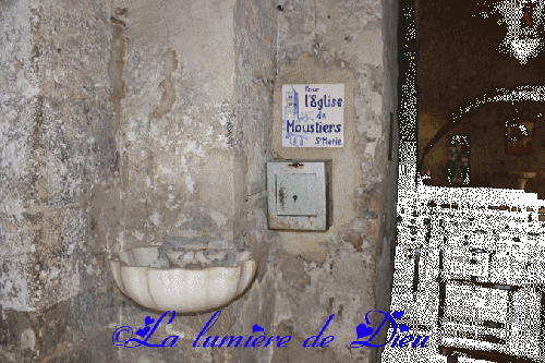 Moustiers Sainte Marie : L'église Notre-Dame de l'Assomption