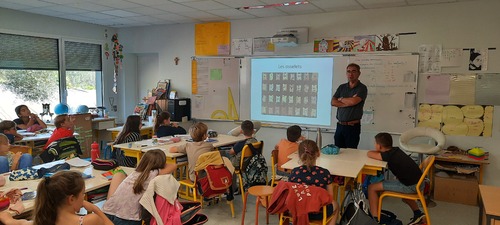 Intervention d'un professeur du collège.