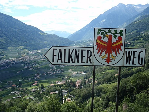Falkner-Weg-in-Tyrol-du-Sud.JPG