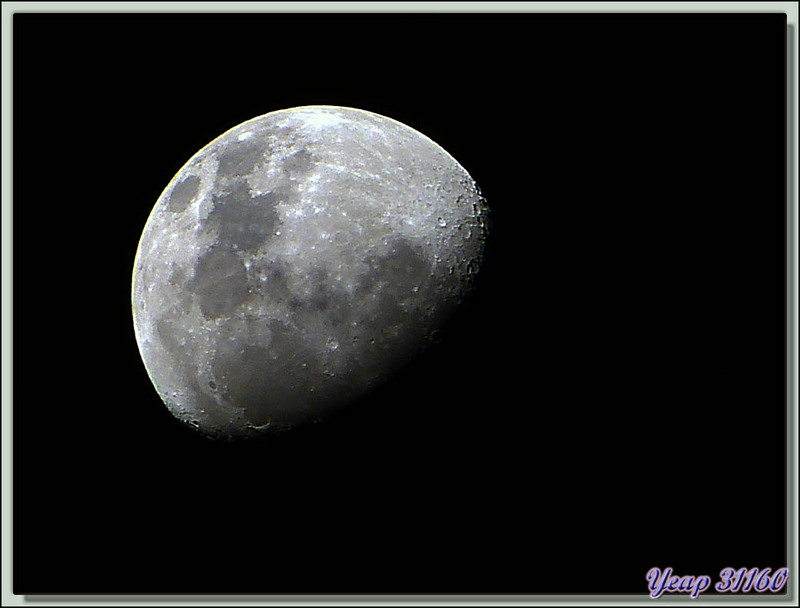 La Lune vue de Tortuguero, Costa Rica, 03/03/2012 à 18 h 50, Lumix FZ150 800 mm ISO-100 1/125s F/5,6