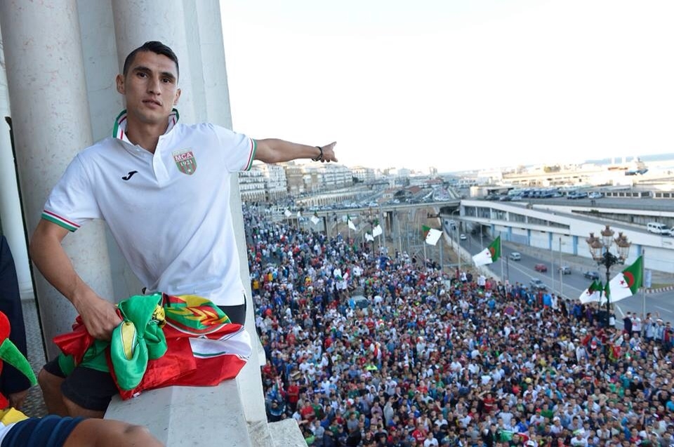 Samedi 03.05.2014 la parade du MCA dans les rues d\'Alger
