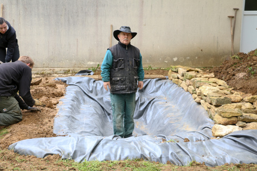 Implantation d'une mare à l'école de Vernéville 