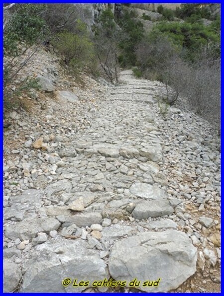 St Guilhem le Désert, le sentier des fenestrettes