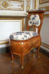 Chaise percée de Madame de Pompadour