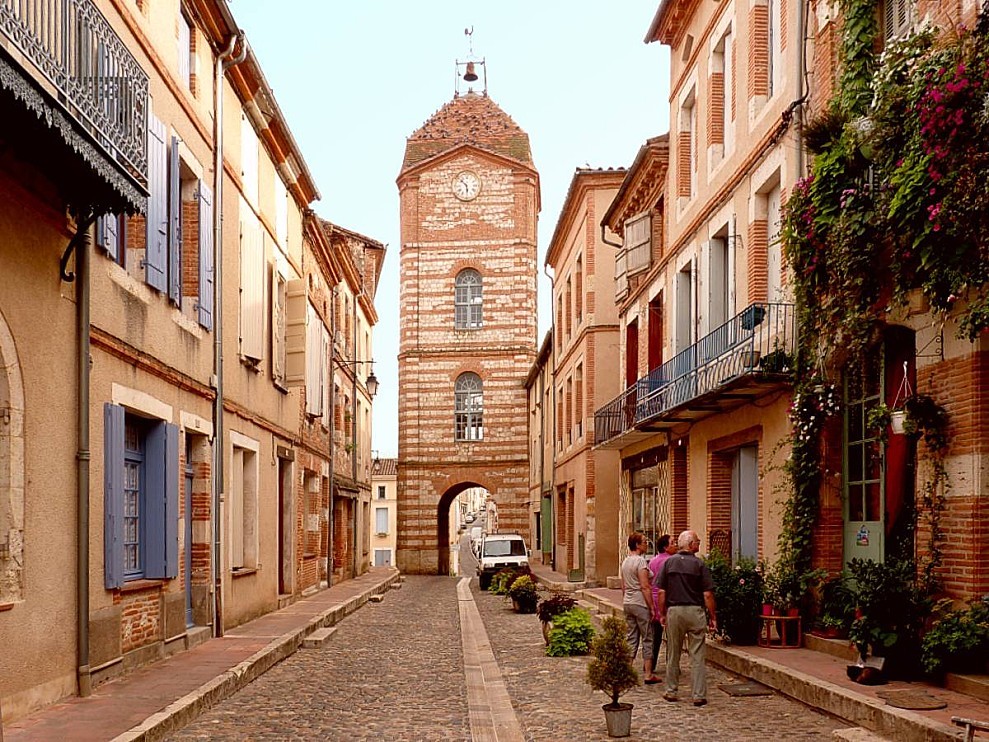 Auvillar-tour-de-l-horloge.jpg