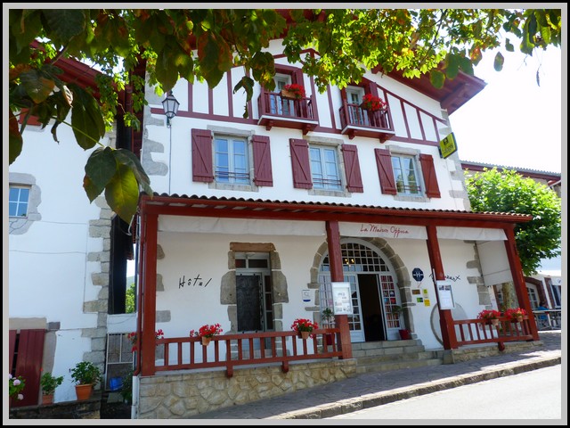 Ainhoa , un des plus beaux villages de France 