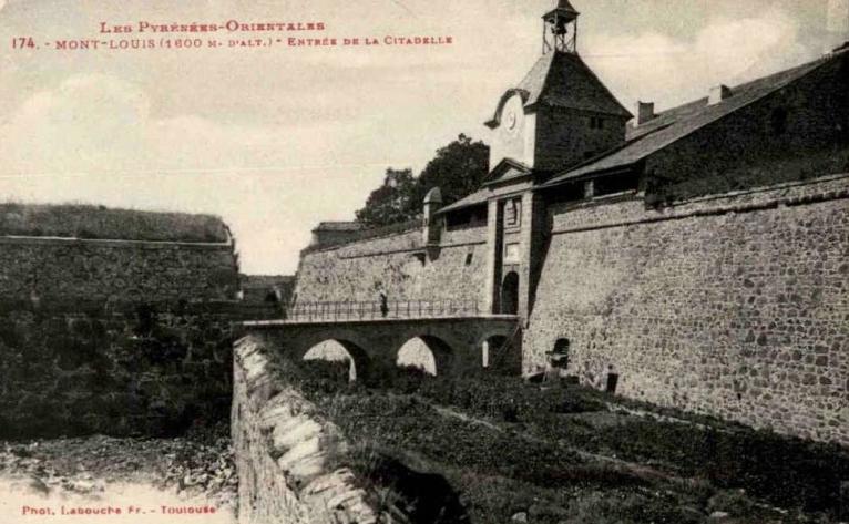 Peut être une image de texte