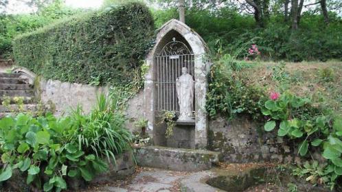 La fontaine du bienheureux Thomas à Biville.