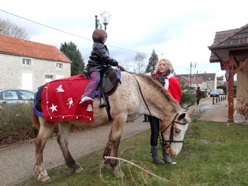 Le marché de Noël 2011, organisé par les "Bouffons" de Chamesson