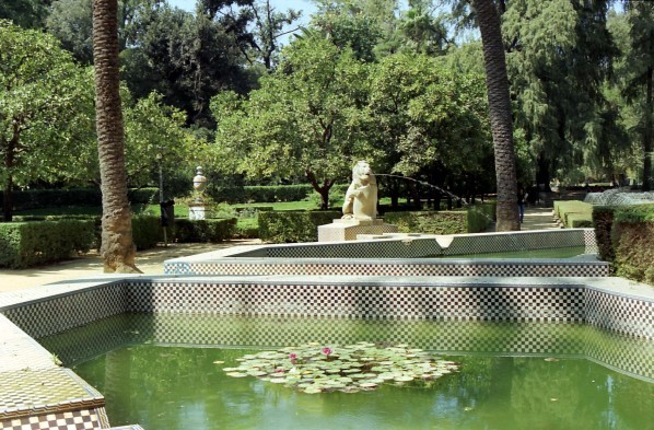 Sevilla (Parque Maria-Luisa) Bassin de los Léones