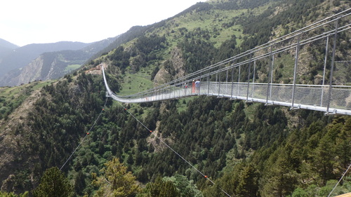 Le Pont Tibétain et le Mirador du Roc d'El Quer