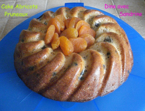 Un Cake Abricots Pruneaux