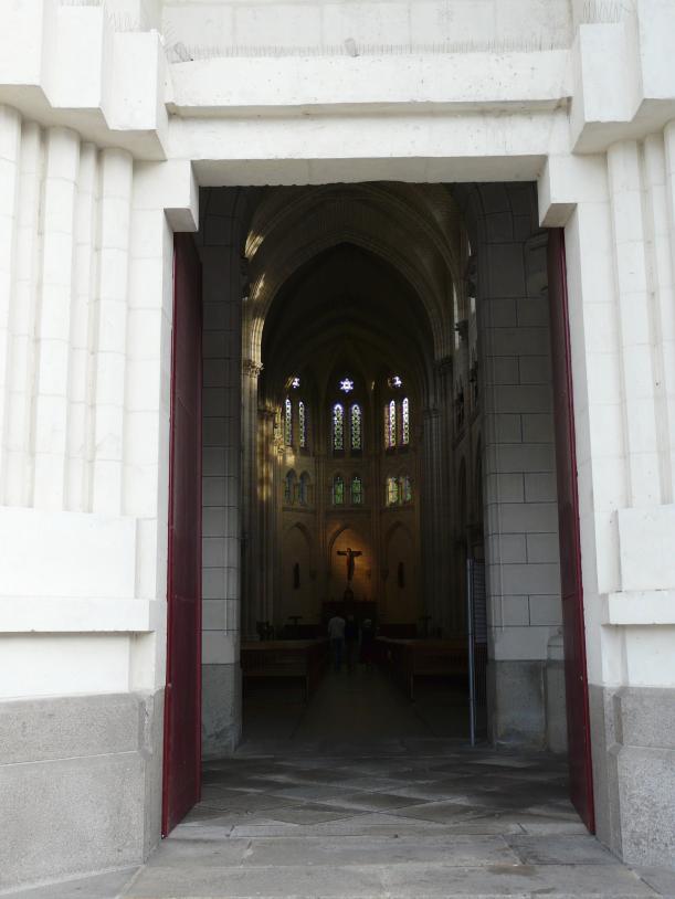 Eglise de Saint Nazaire.....intérieur