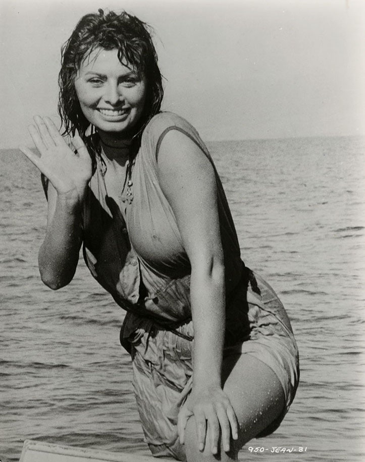 https://iv1.lisimg.com/image/15496834/723full-sophia-loren.jpg