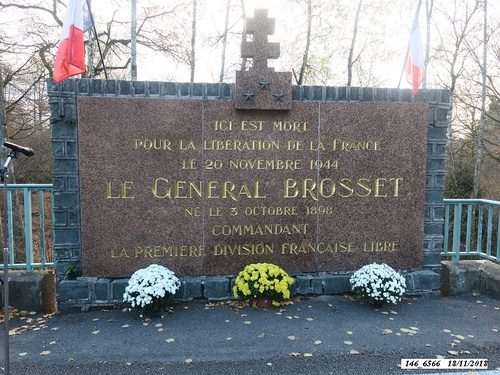 * Cérémonie du 74ème anniversaire de la Libération et hommage au Général Diégo Brosset", devant la stèle au lieu-dit "Passavant".
