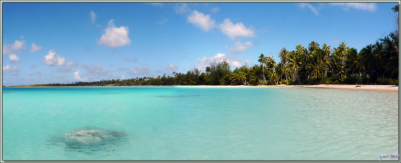 Le lagon bleu du Motu Tehaetea : vue panoramique - Atoll de Fakarava - Tuamotu - Polynésie française