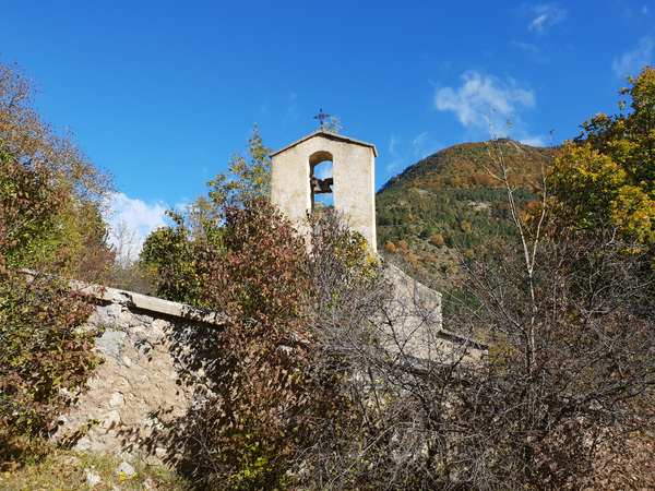 Agnielles, le village abandonné