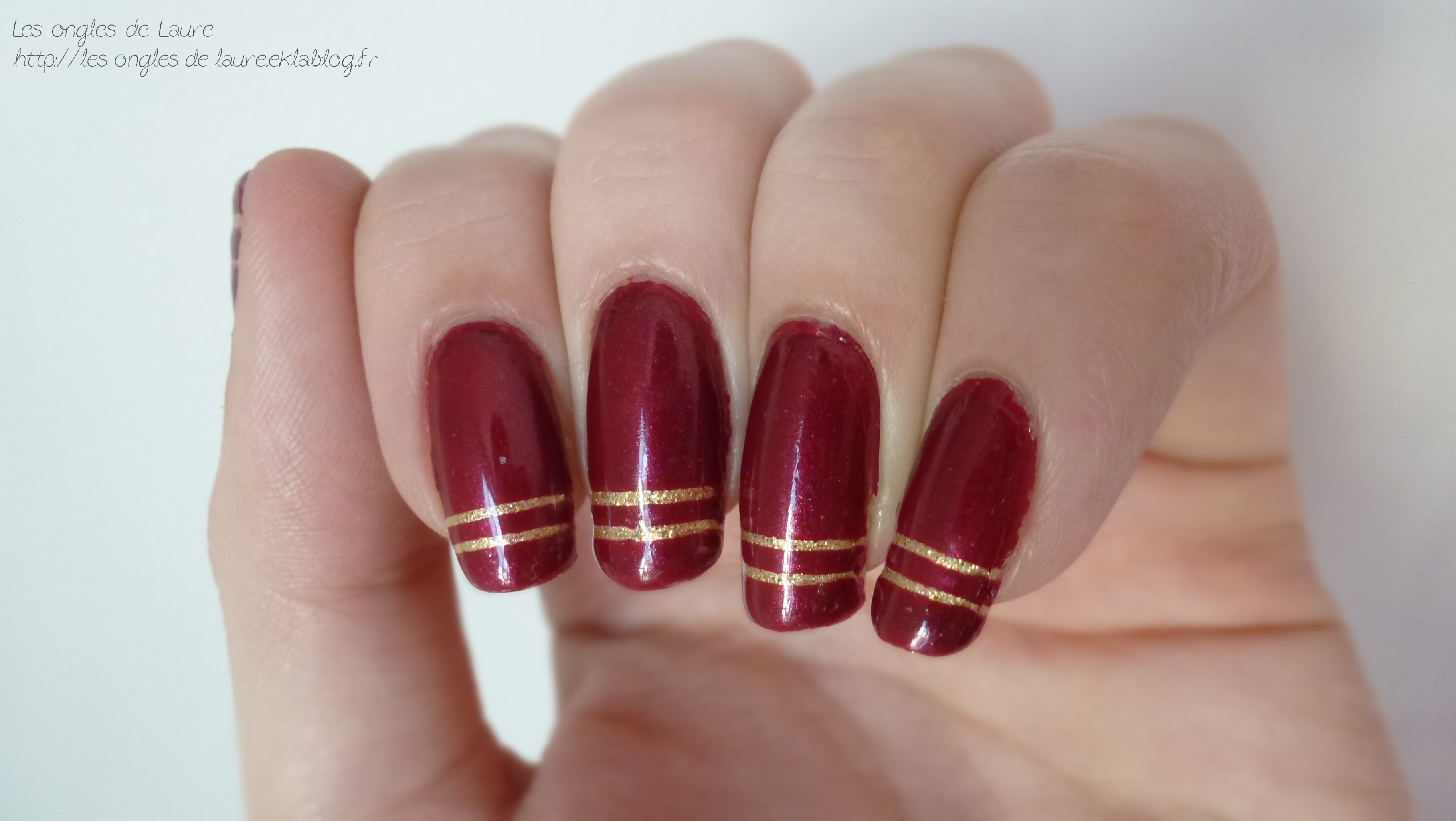 Striping tape rouge et or - Les ongles de Laure - Blog Nail Art