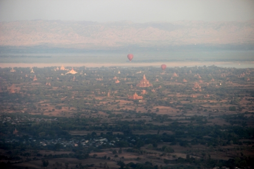 En avion, de Rangoon à Bagan