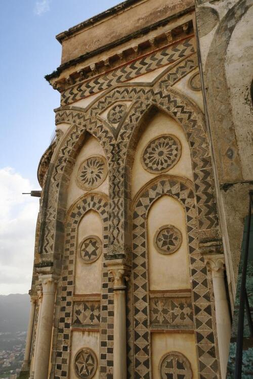 Vue de la terrasse de la cathédrale S. Maria Nuova à Monréale 