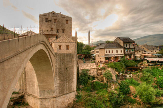 Sous le pont de Mostar