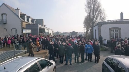 Roscoff. Au moins 5.000 manifestants pour soutenir Perharidy  (LT.fr-25/03/2017)