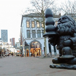 Paul McCarthy's 'Buttplug Gnome' in Rotterdam, 2012