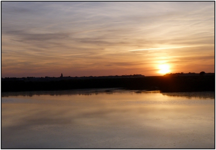  les marais salants de Guérande au crépuscule 