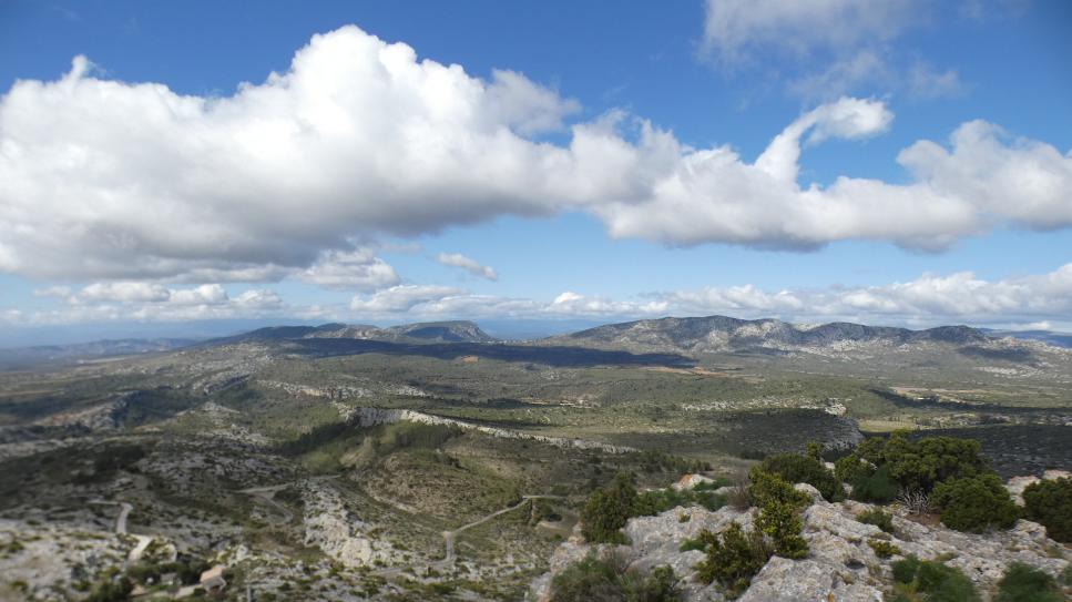 Peut être une image de montagne et brouillard