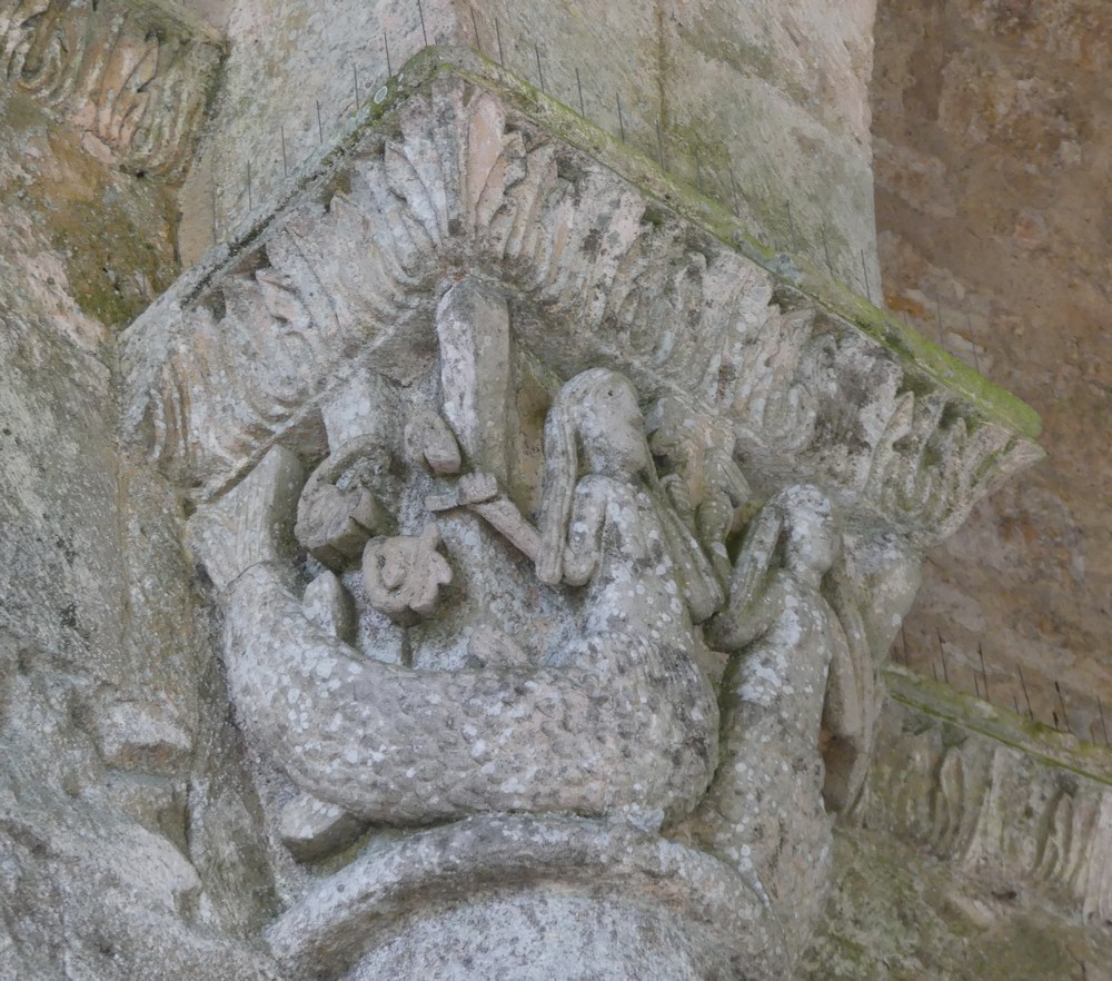 Les chapiteaux de l'abbaye de La Sauve Majeure...