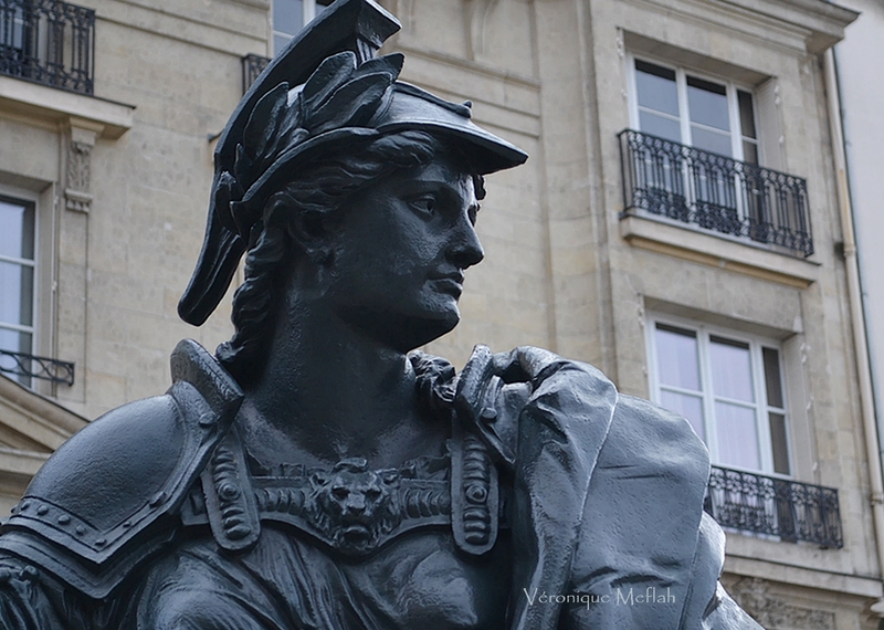 Parvis du Musée d'Orsay : les six continents : L'Europe