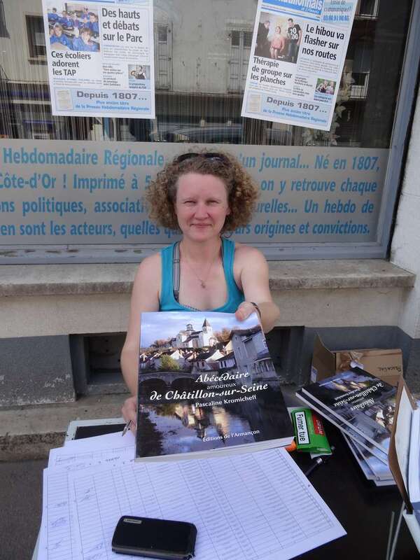 Pascaline Kromicheff a dédicacé son très beau livre "Abécédaire amoureux de Châtillon sur Seine"...