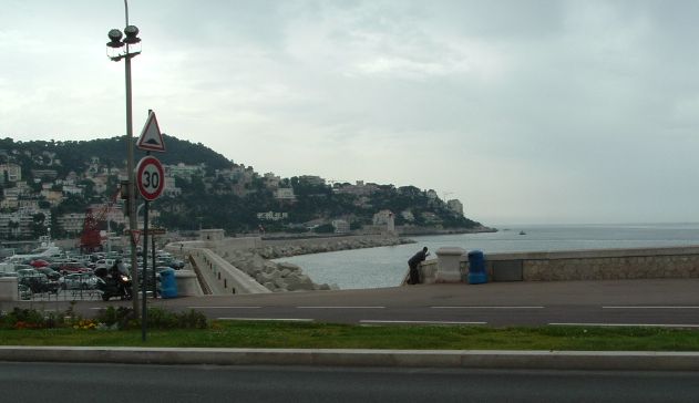 La Côte d'Azur:Un quartier de Nice et son port