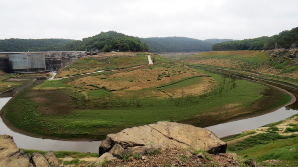 Le Lac de Guerlédan et son assec