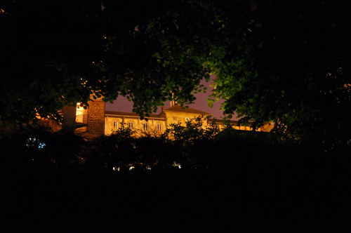 La maison Saint-Anthelme de nuit